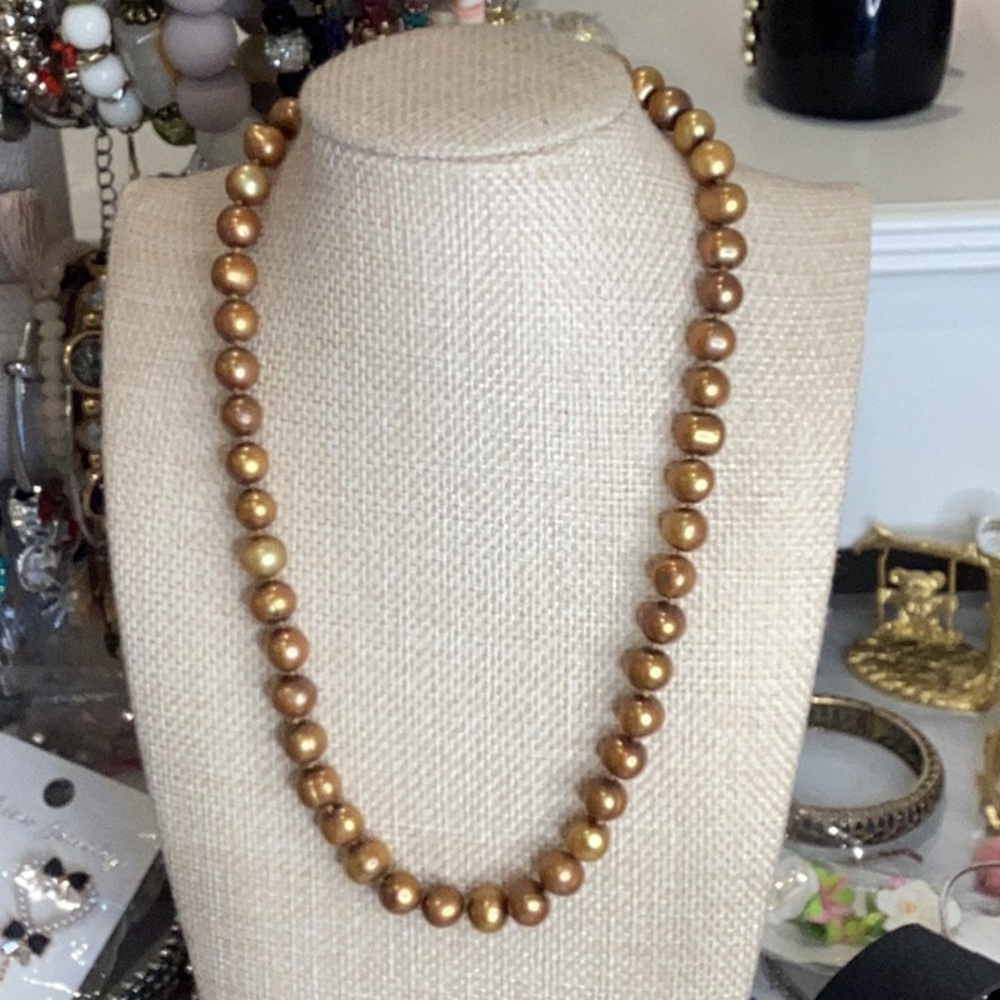 Elegant Bronze Pearl Vintage Necklace